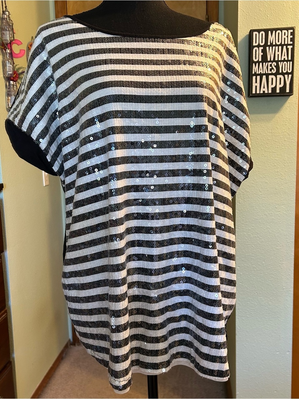 Lane Bryant black and white striped relaxed short sleeve top with sequins 18/20